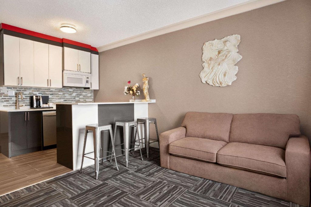 Фото Baymont by Wyndham Medicine Hat