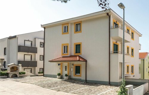 Гостиница Amazing Apartment in Makarska With 2 Bedrooms and Wifi