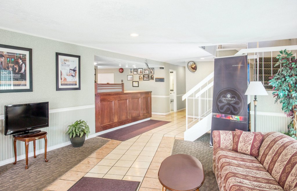 Фото Sandman Inn Cache Creek