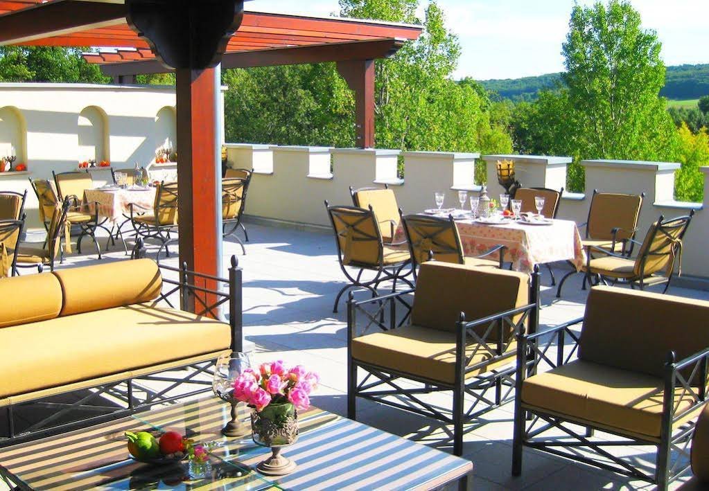 Фото Landhaus & Burg Hotel Romantik