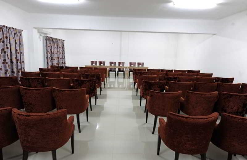 Фото Hotel Ritz Waku-Kungo