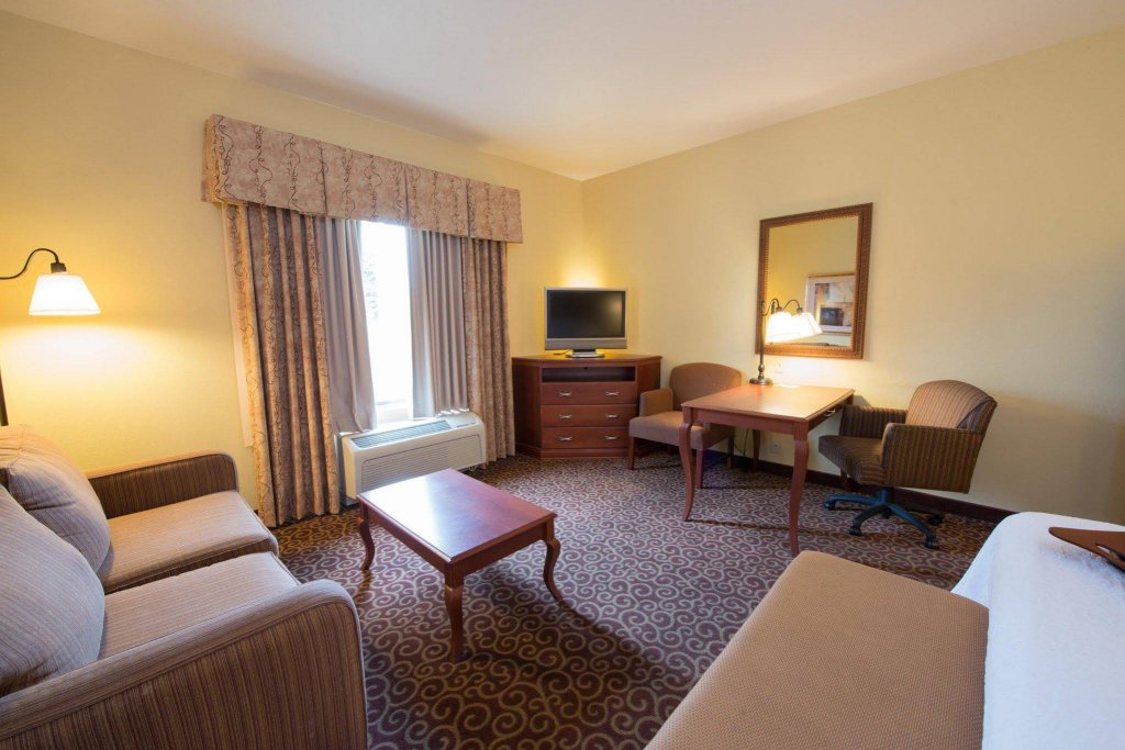 Фото Hampton Inn Bismarck