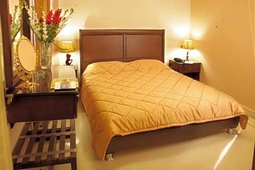 Фото Jardaneh Hotel