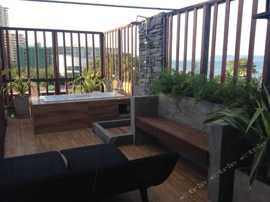 Фото 5ive Beach House Hotel