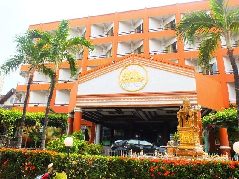 Фото отеля 1