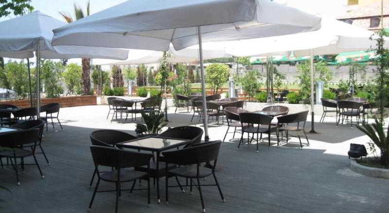 Фото Hotel Kompleksi Arifi