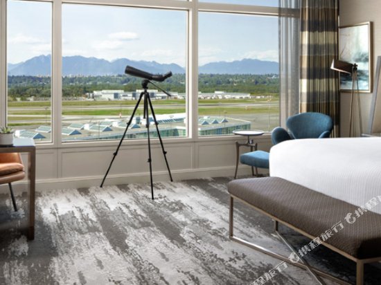 Фото Fairmont Vancouver Airport