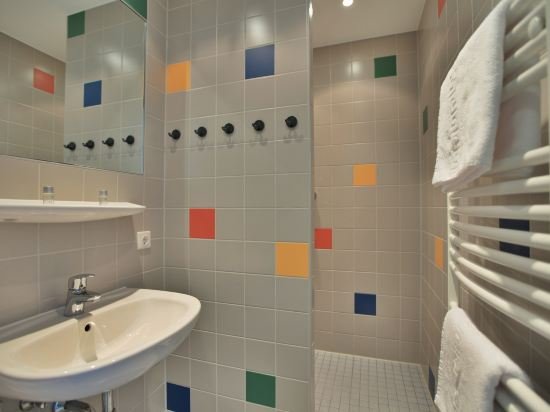 Фото Youth Hostel Cologne-Deutz