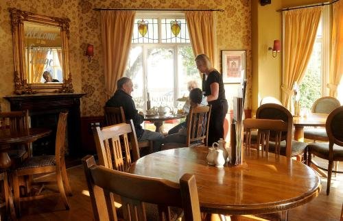 Фото Green Lodge, Wirral by Marston's Inns