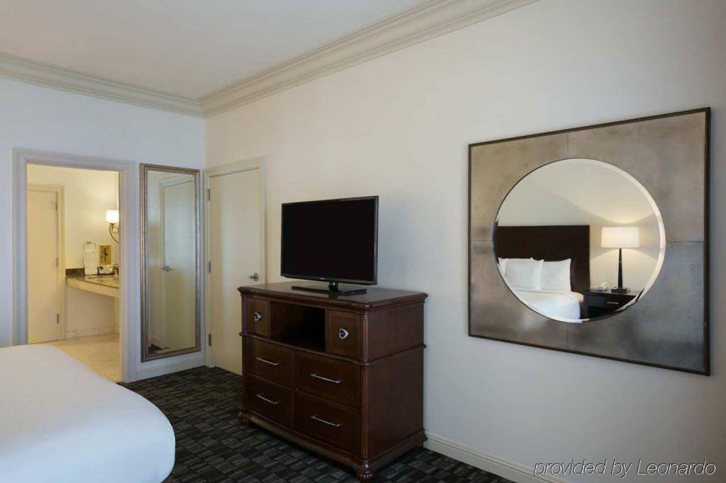 Фото Embassy Suites by Hilton New Orleans