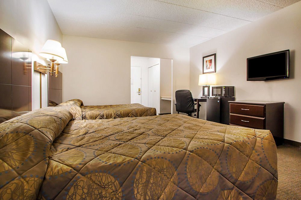 Фото Rodeway Inn Meadowlands