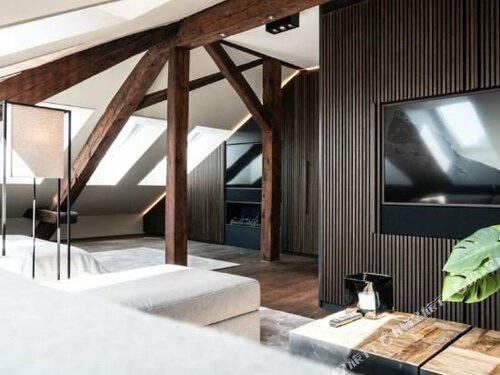 Гостиница Le Bijou Lq80 Jacuzzi Penthouse в Цюрихе