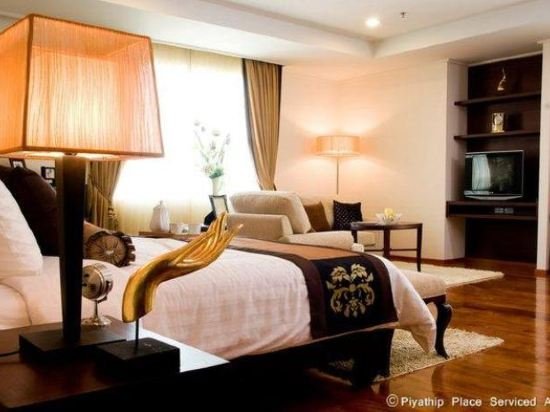 Фото Piyathip Place Serviced Apartment