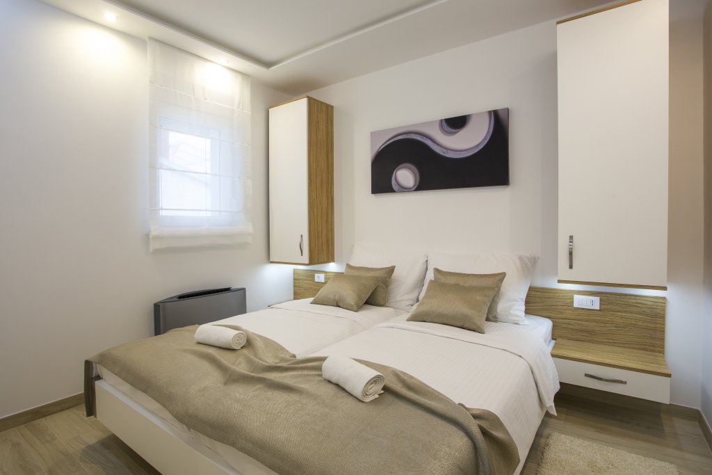 Фото Adrion Aparthotel