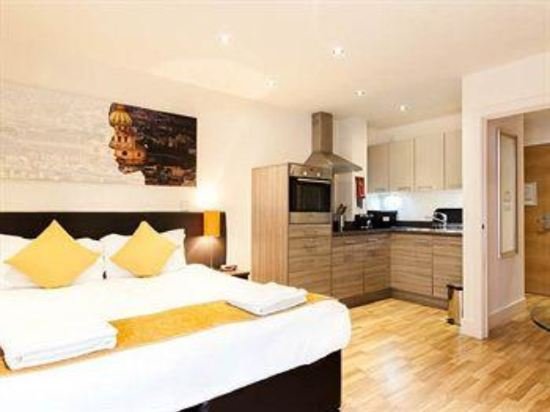 Фото Staycity Aparthotels London Greenwich High Road