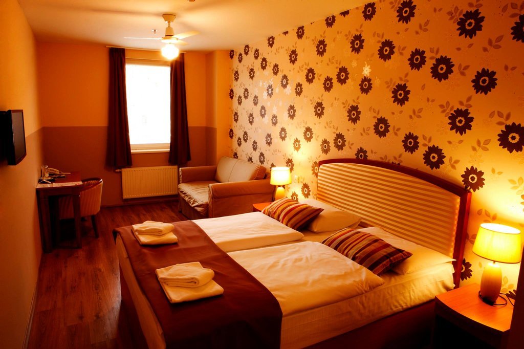 Фото Six Inn Hotel