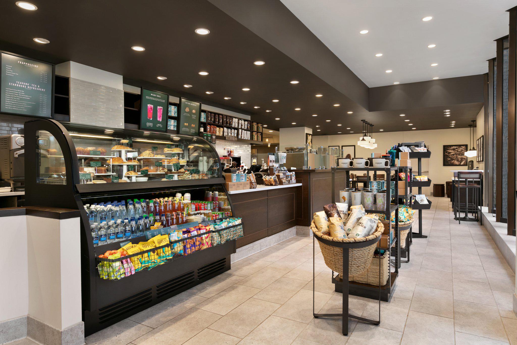 Фото Crowne Plaza Crystal City-Washington, D. C., an Ihg Hotel