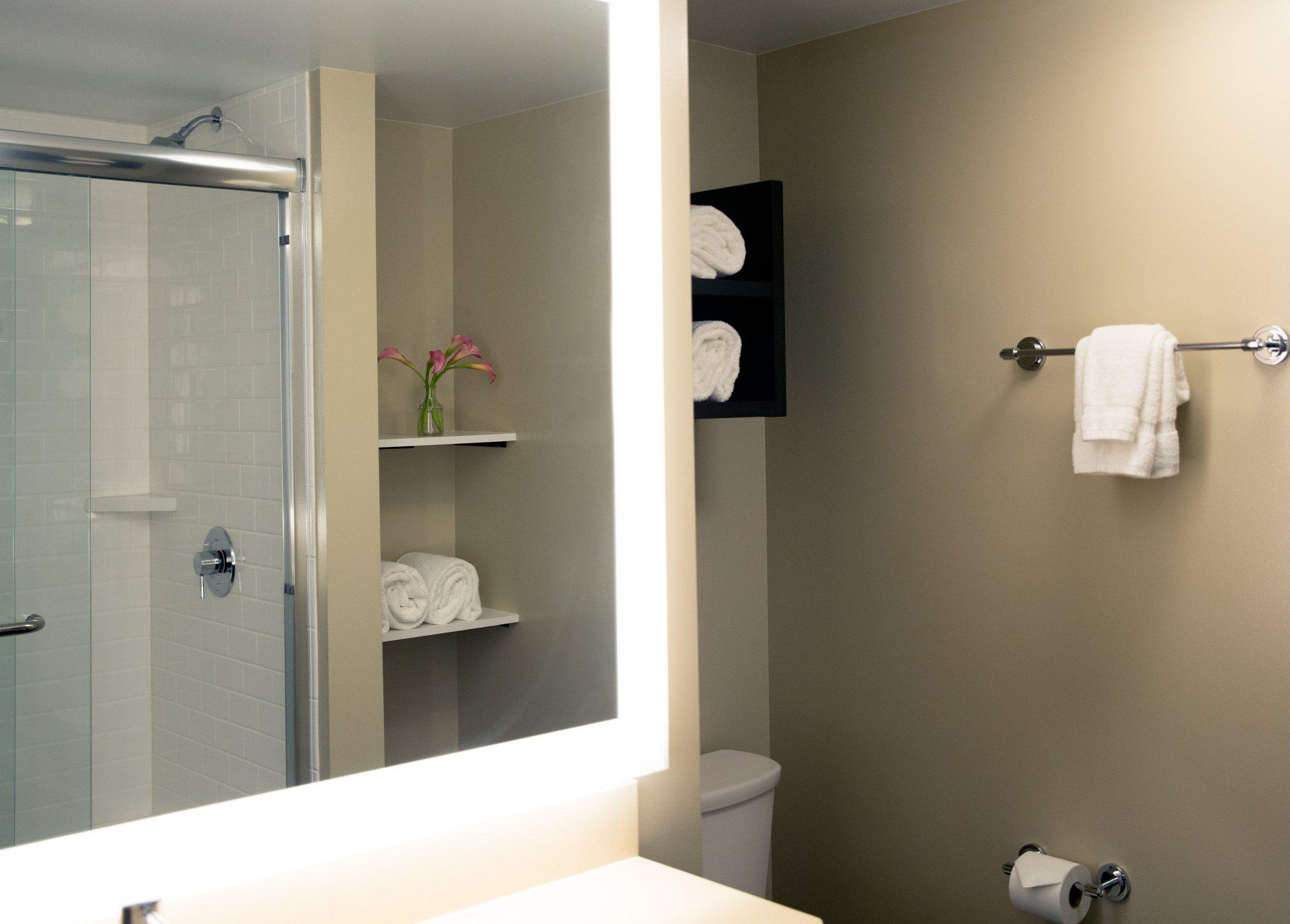 Фото Staybridge Suites Seattle - South Lake Union, an Ihg Hotel