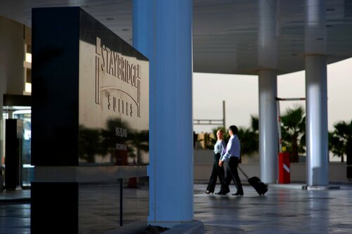 Гостиница Staybridge Suites Yas Island Abu Dhabi в Абу-Даби