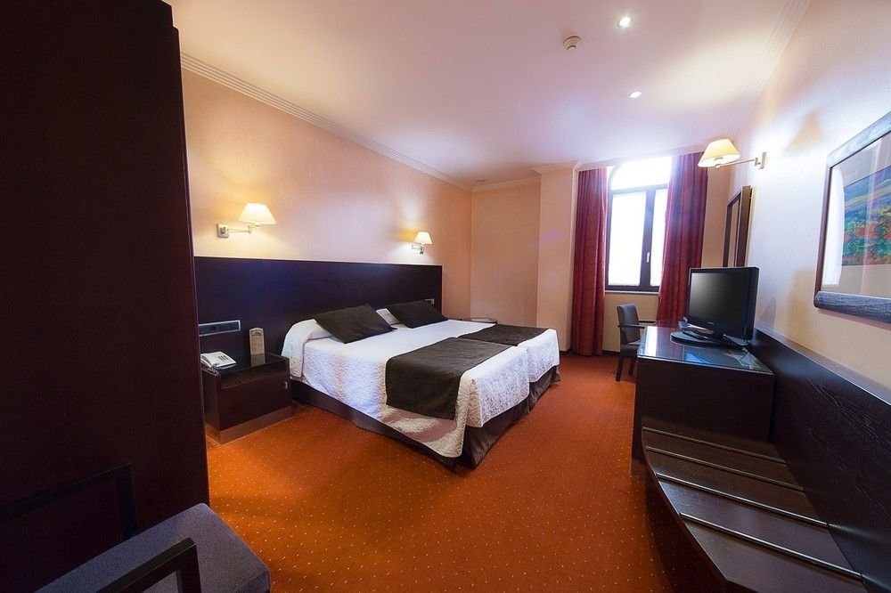 Фото Hotel San Juan de los Reyes