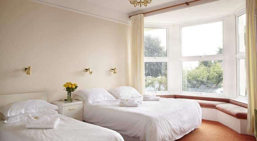 Фото The Lerryn Hotel