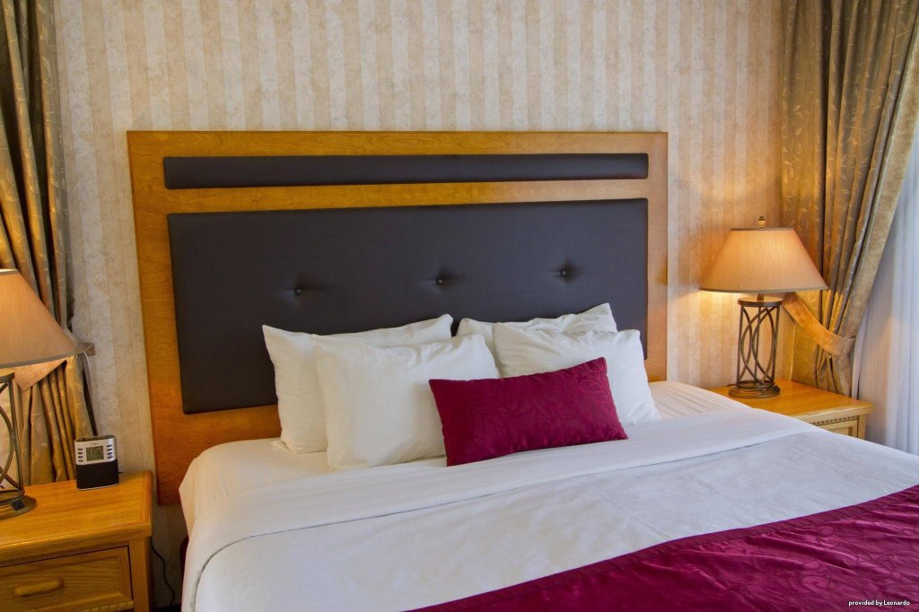 Фото Best Western Plus Inner Harbour - Victoria Hotels