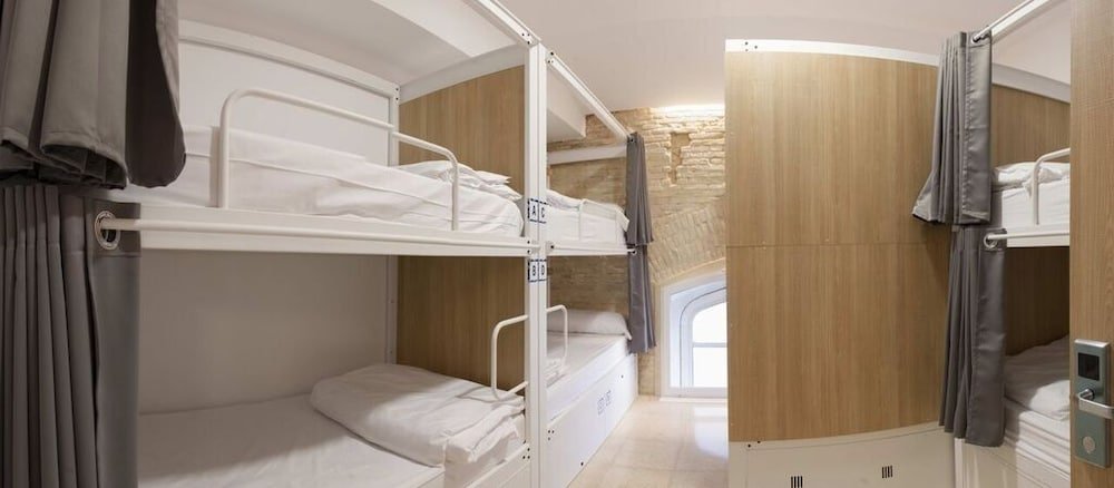 Фото Up Hostel Valencia