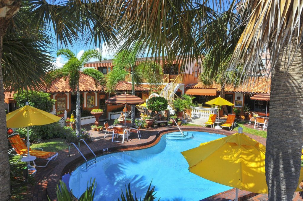 Фото Blue Seas Courtyard