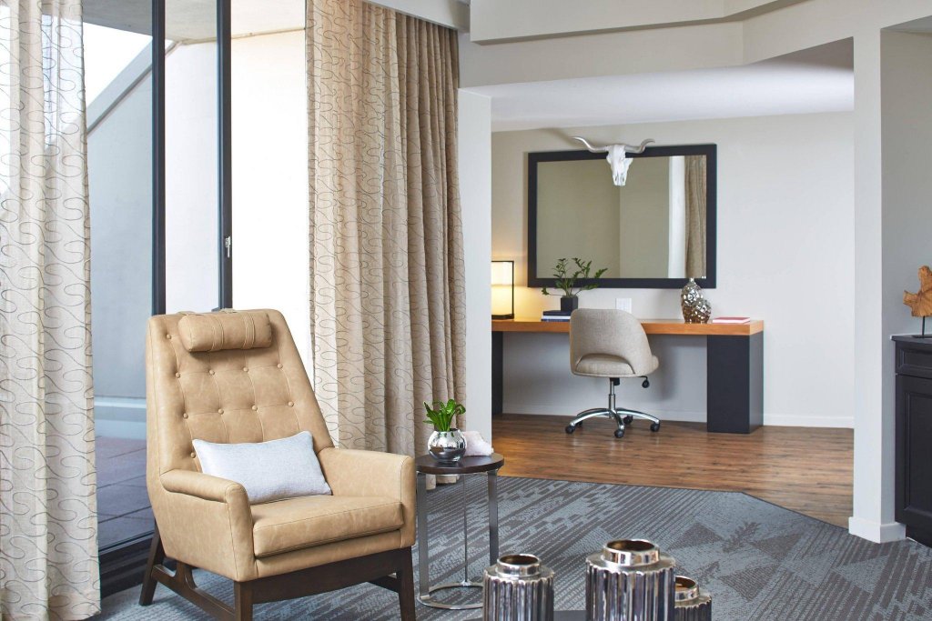 Фото The Worthington Renaissance Fort Worth Hotel