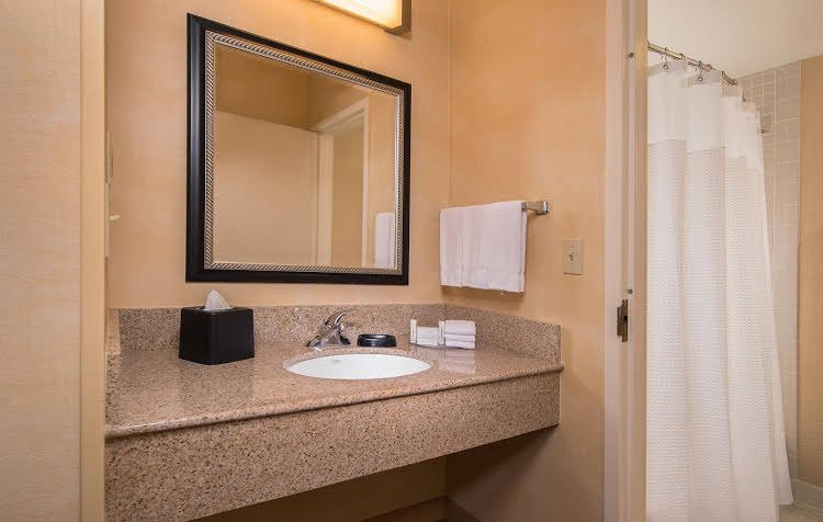 Фото Courtyard by Marriott Dulles Airport Herndon/Reston