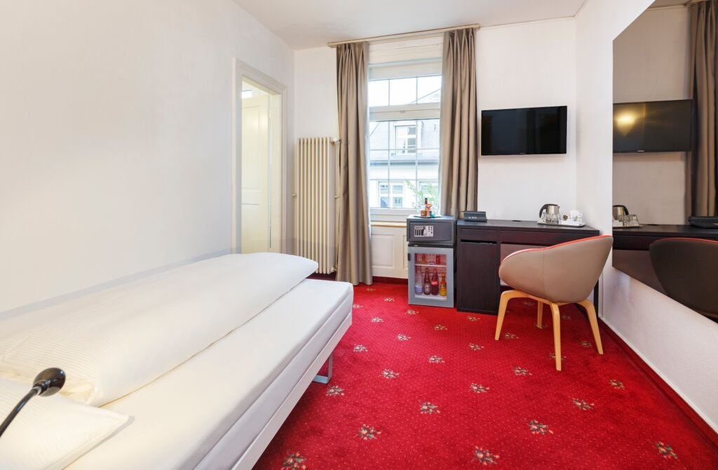 Фото Swiss Night by Fassbind