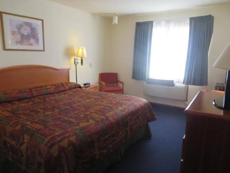 Фото Super 8 by Wyndham Denton