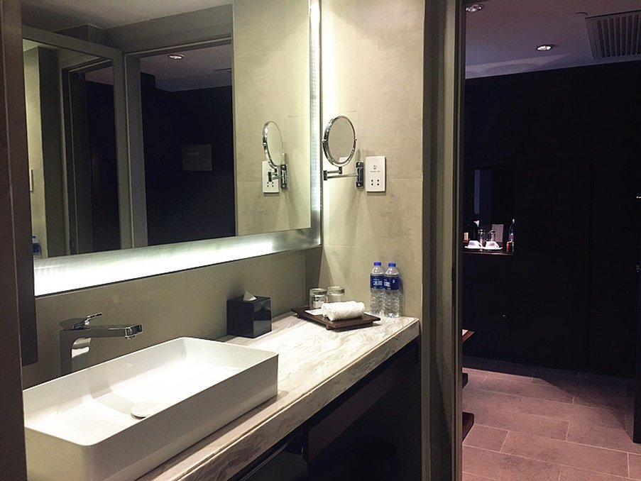 Фото Shanghai Parkyard Hotel