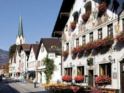 Внешний вид отеля Hotel & Gasthof Fraundorfer в Гармиш-Партенкирхене, фото 1