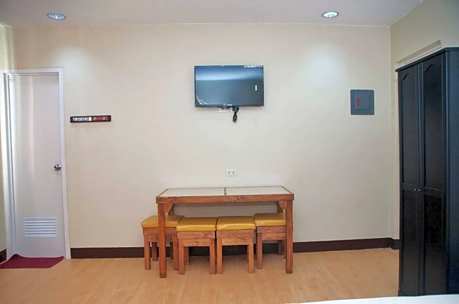 Фото Asiatel Hotel, Sta. Rosa, Laguna