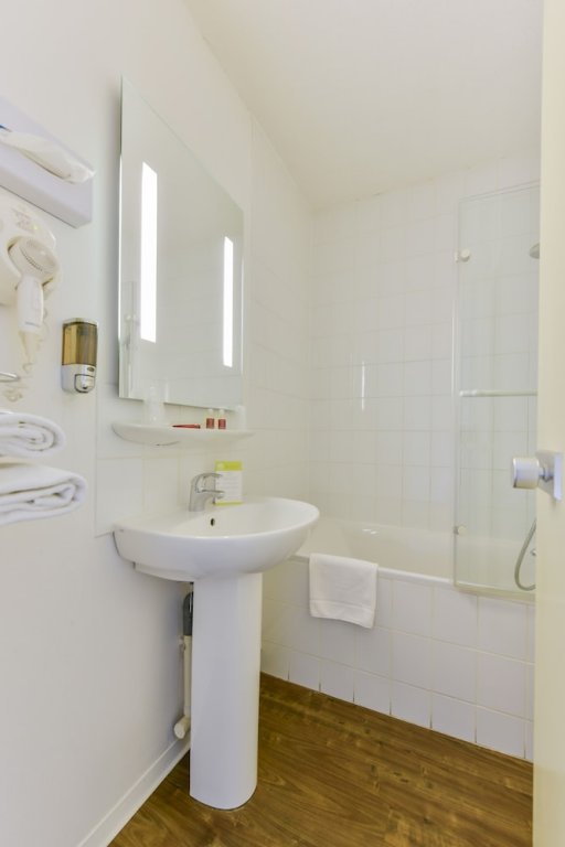 Фото Hotel Bordeaux Clemenceau by HappyCulture