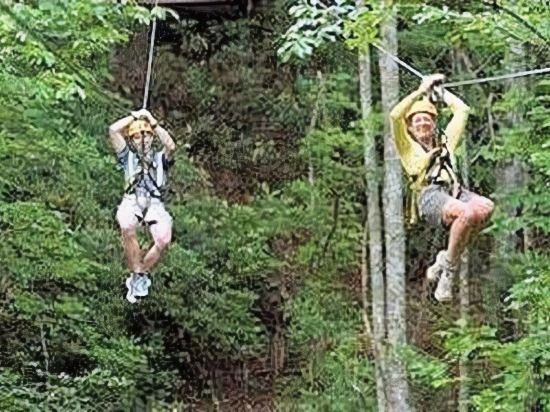 Фото Mountain Lake Lodge