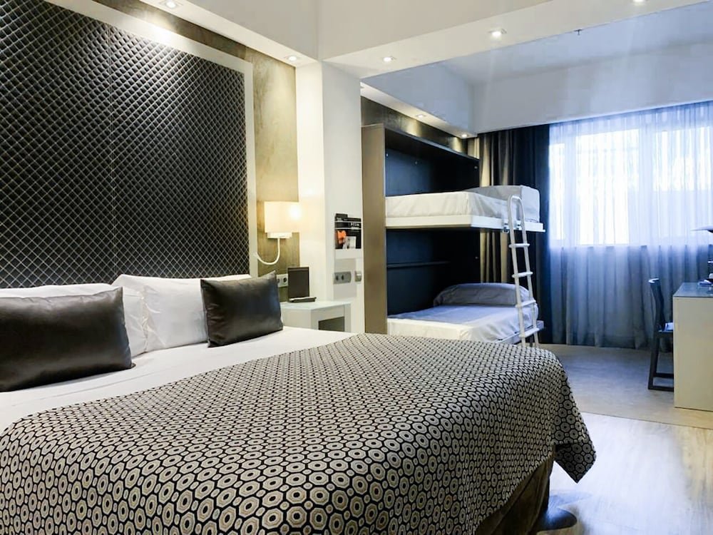 Фото Catalonia Square