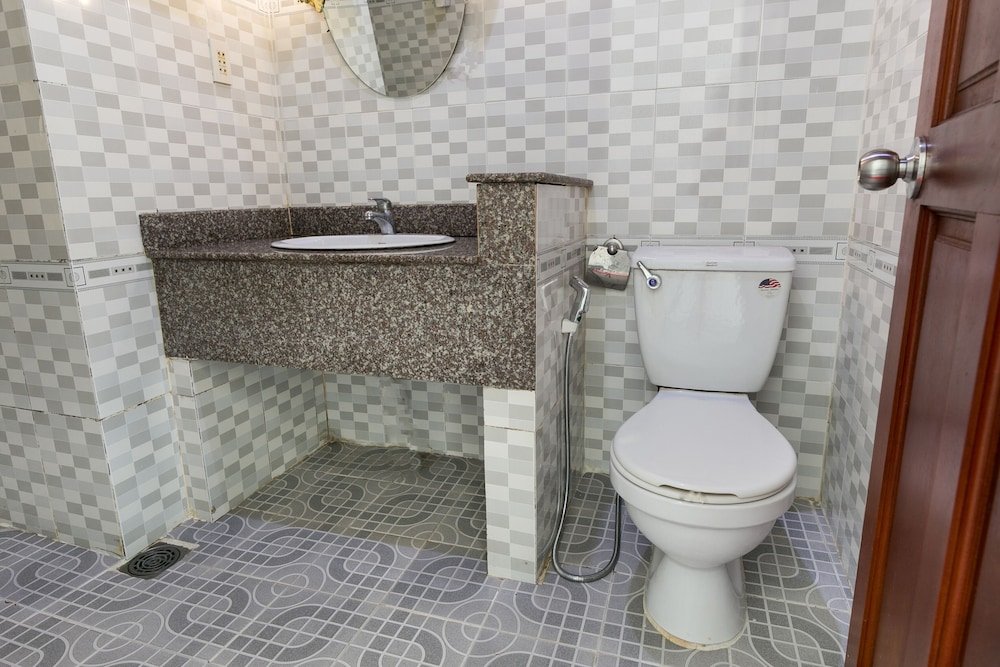 Фото OYO 975 Trung Nam Hotel