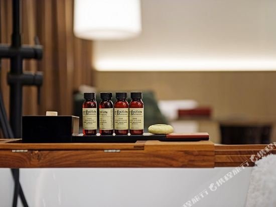 Фото Rainbird International Hotel