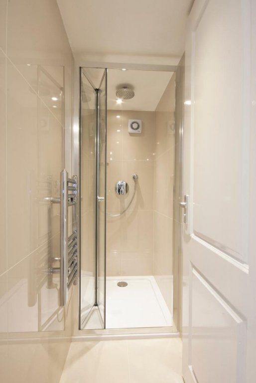 Фото Queensgate Court