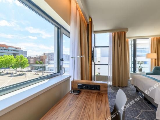 Фото Crowne Plaza Maastricht, an Ihg Hotel