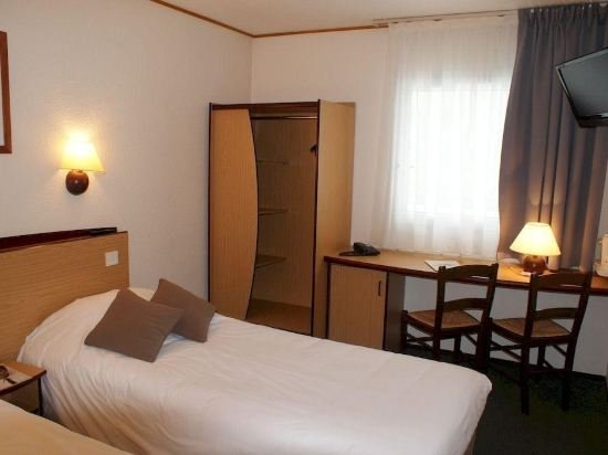 Фото Hotel Campanile Paris Ouest Chaville