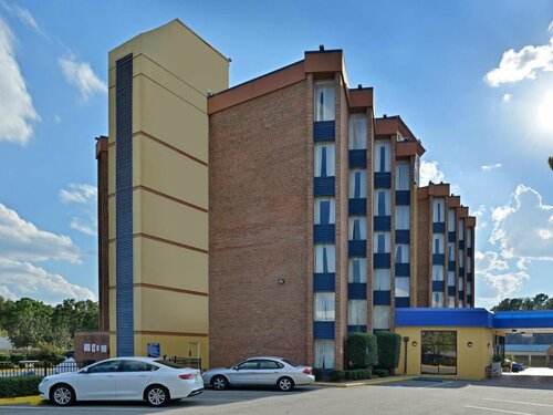 Гостиница Red Roof Inn & Suites Macon