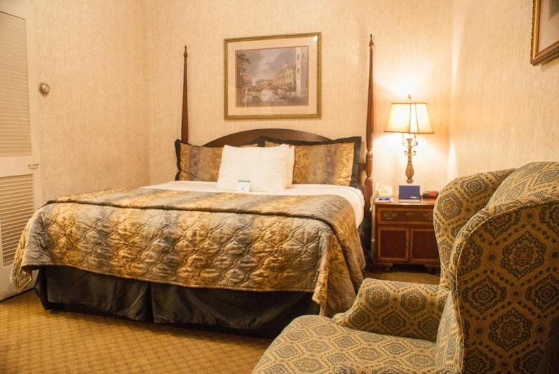 Фото Place d'Armes Hotel