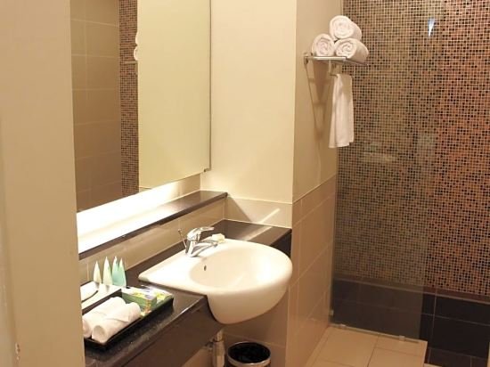 Фото Swiss Garden Residence by Urban Suites