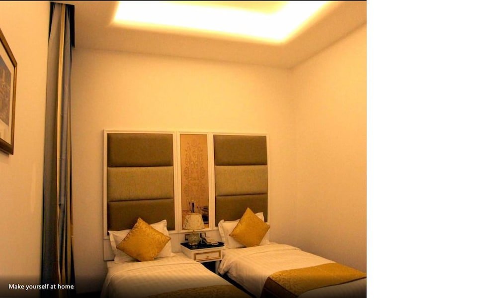 Фото Platinum Alkhamseen