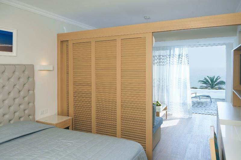 Фото Sunrise Beach Hotel