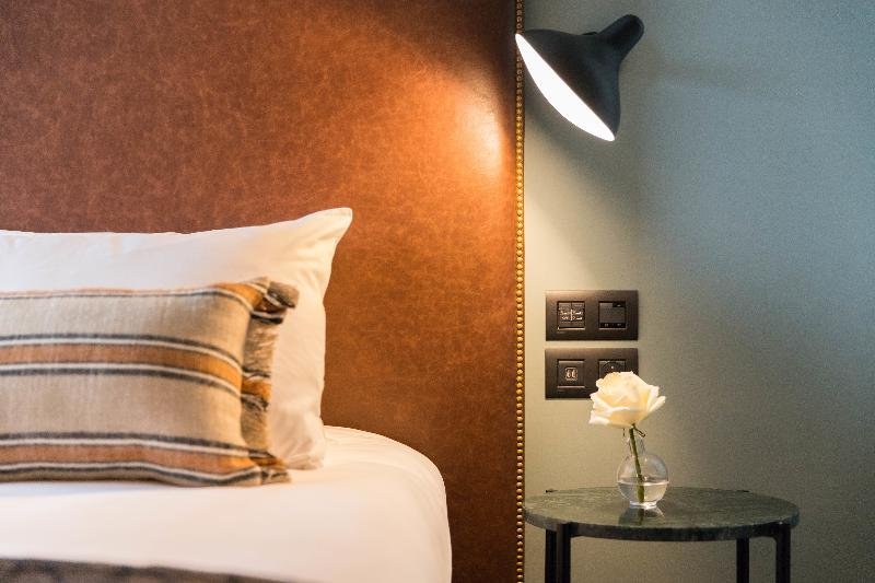 Фото Maison Rouge Hotel