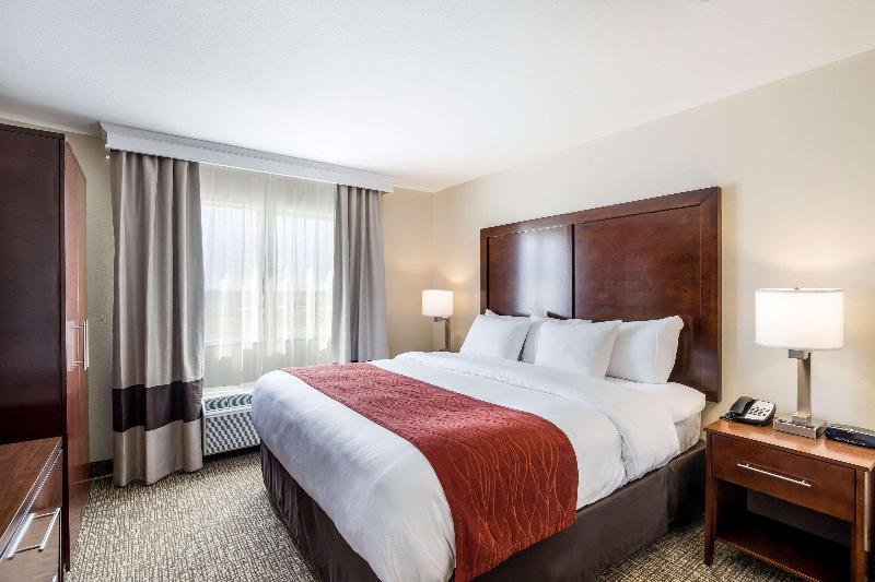 Фото Comfort Inn Bonner Springs Kansas City